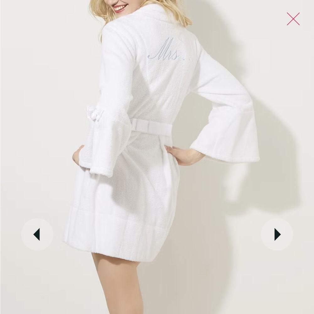 Betsey Johnson “Mrs” bridal robe size small